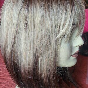 NWT Elegant Gradient Charm Ombre 12 inch straight Ladies wig with bang